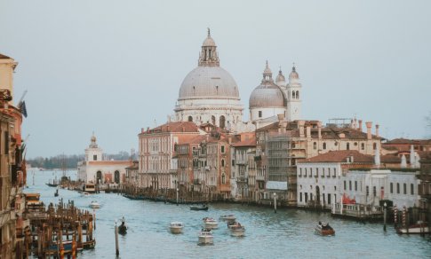 Venecija už vienadienių turistų mokestį renka milijonus
