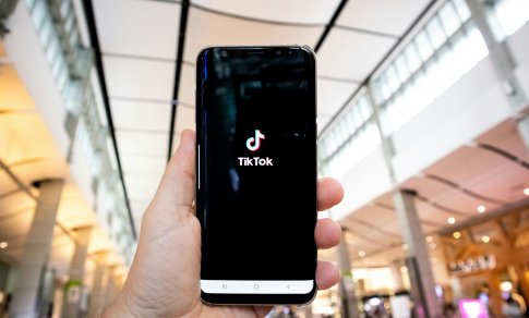 „TikTok“ privatumo nustatymai, kuriuos turite pasikeisti dabar