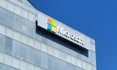 Svajonių atlyginimas: „Microsoft“ vadovas 2024-aisiais susižėrė beveik 80 mln. dolerių