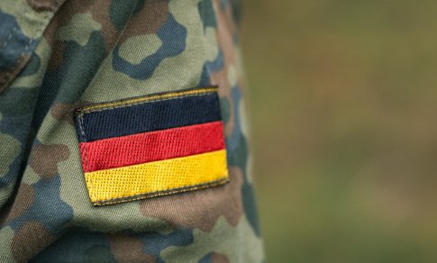 Didesnės išlaidos gynybai Vokietijoje galėtų sukurti 200 000 darbo vietų