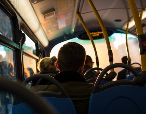 Per šventes Vilniuje ir Kaune dažniau kursuos naktiniai autobusai