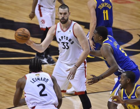 Netikėtumas NBA: finalas prasidėjo „Raptors“ pergale prieš galinguosius „Warriors“