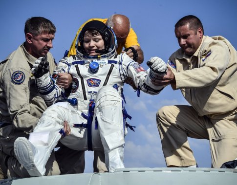 Kanados, Rusijos ir JAV astronautai saugiai grįžo į Žemę iš Tarptautinės kosminės stoties