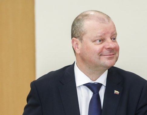 S. Skvernelis: Lietuvą pasieks 200 tūkst. respiratorių ir 33 tūkst. apsauginių akinių