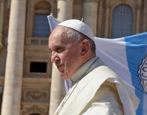 Popiežius išreiškė pritarimą tos pačios lyties asmenų partnerystei