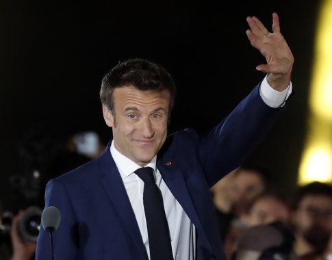 E. Macronas dar penkerius metus vadovaus Prancūzijai