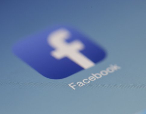 „Facebook“ ir „Instagram“ iškeltas ieškinys dėl prekybos žmonėmis ignoravimo