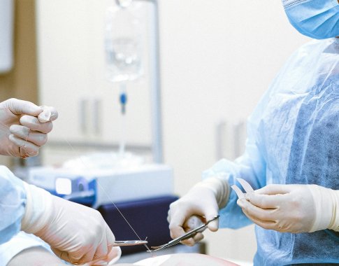 Pirmą kartą pasaulyje JAV chirurgai persodino kiaulės inkstą gyvam pacientui