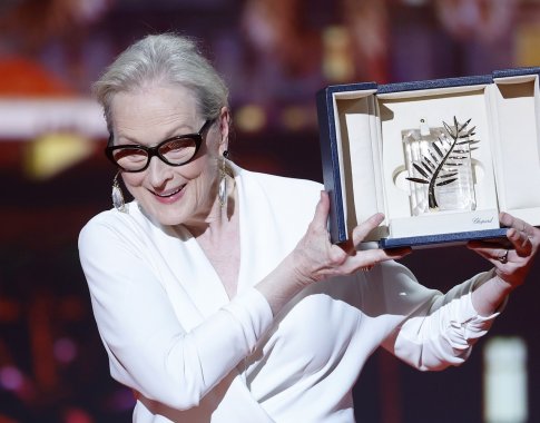 Aktorei M. Streep įteikta Garbės palmės šakelė