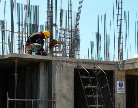 Nuomonės dėl siūlymo mažinti Trečiųjų šalių darbuotojų kvotą išsiskiria: baiminamasi žmonių trūkumo ateityje