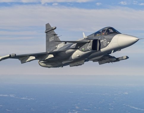 Švedija stabdo planą perduoti Ukrainai lėktuvų „Gripen“