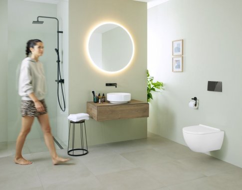 Interjero dizainerė atskleidė sprendimą, kuris išgelbės erdvę net mažiausiame vonios kambaryje