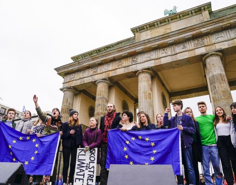 Vokietija nerimauja dėl kraštutinių dešiniųjų populiarumo