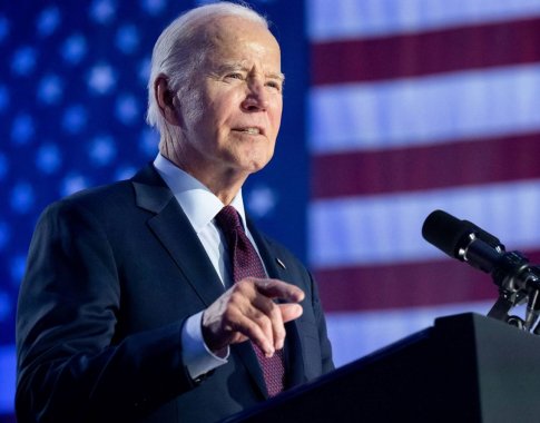 J. Bidenas paskelbė apie 8 mlrd. dolerių karinę paramą Ukrainai