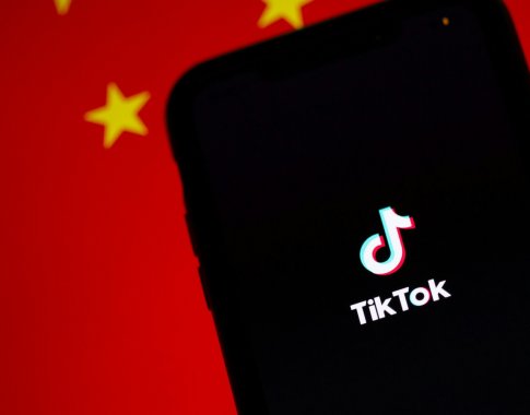 Pokyčiai tarp Kinijos milijardierių: pirmą kartą į viršūnę užkopė „TikTok“ įkūrėjas