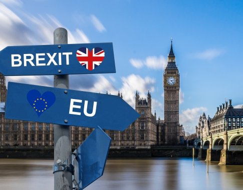 Parama „Brexit“ – naujose žemumose