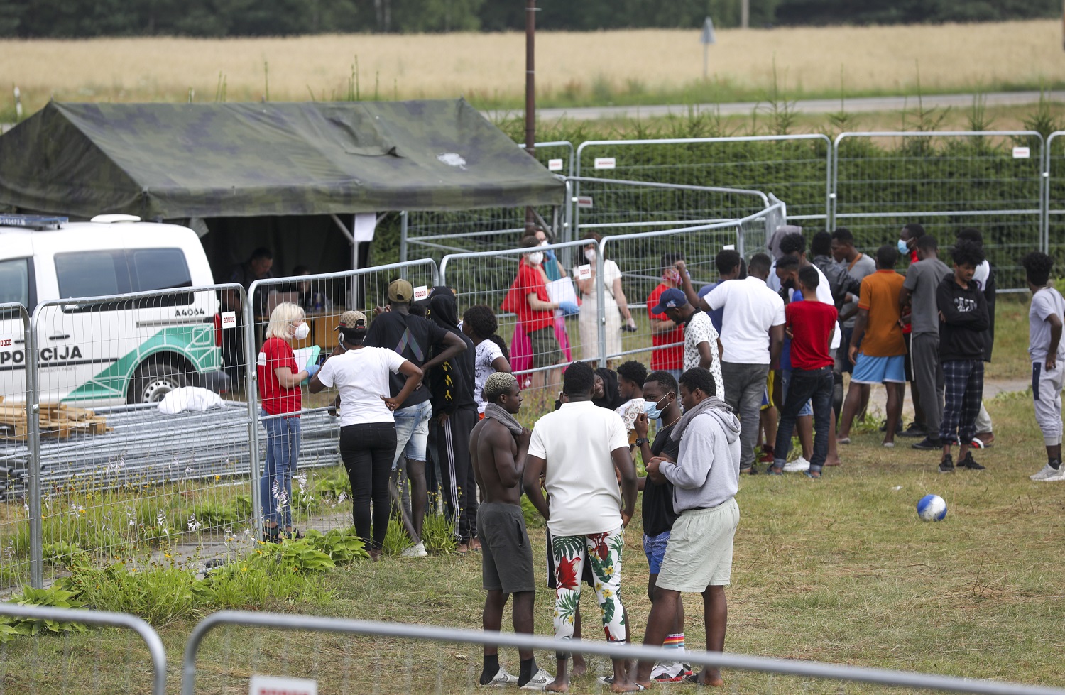 Nelegalūs migrantai nori likti Lietuvoje: bėgome nuo Lukašenkos diktatūros ir rasizmo