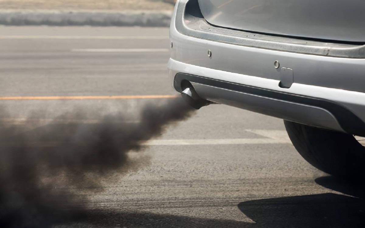 Siūloma dar iki 2035 m. atsisakyti dyzelinių ir benzininių automobilių