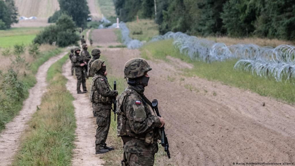 Įtampa prie sienos su Baltarusija auga: Lenkija didina karių skaičių