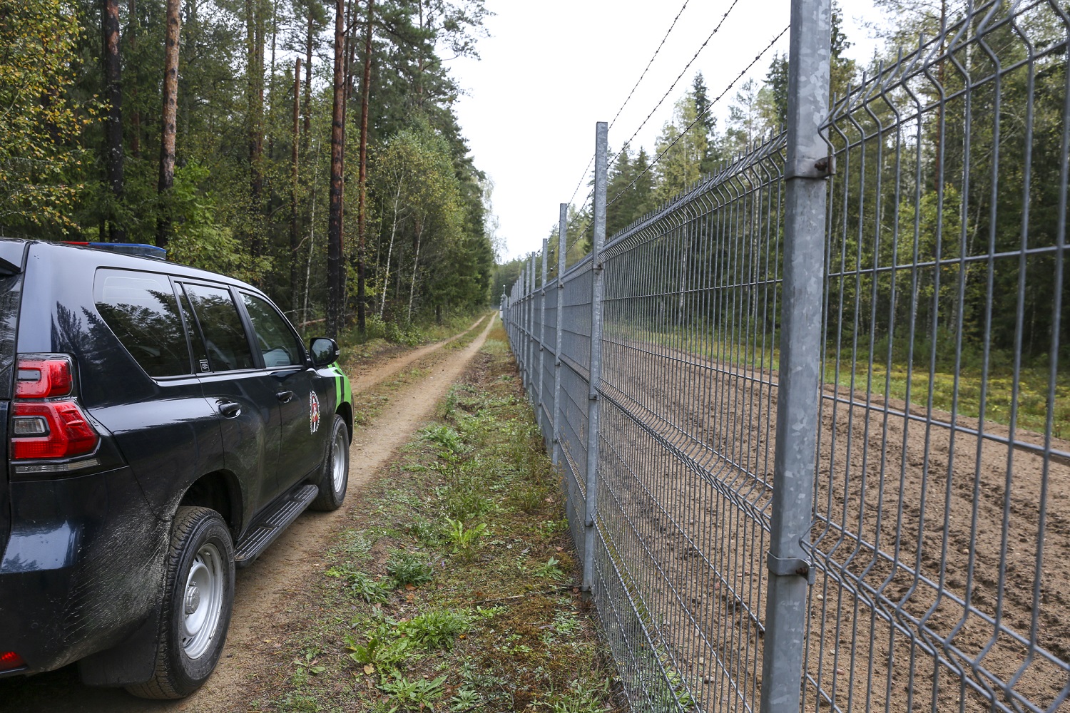 Ministras apie situaciją prie sienos su Baltarusija: jei karių gyvybei grėstų pavojus – jie naudotų ginklą