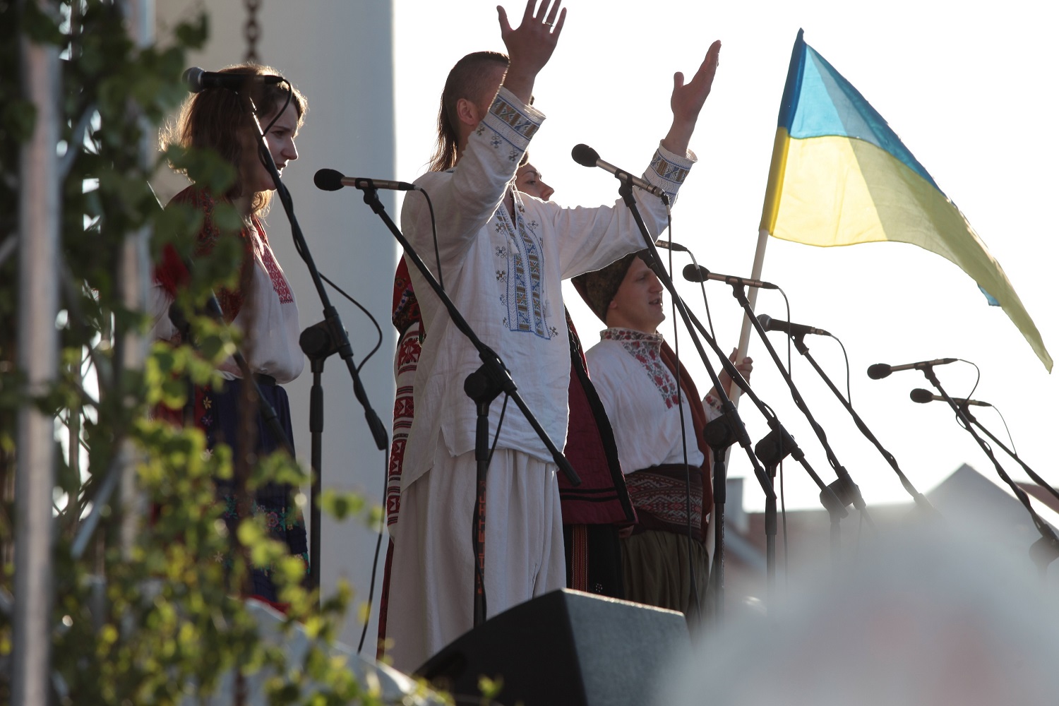 Prie tarptautinio folkloro festivalio kanklių skambesio jungsis airiški dūdmaišiai, fjordų smuikai ir dainos iš Viduržemio