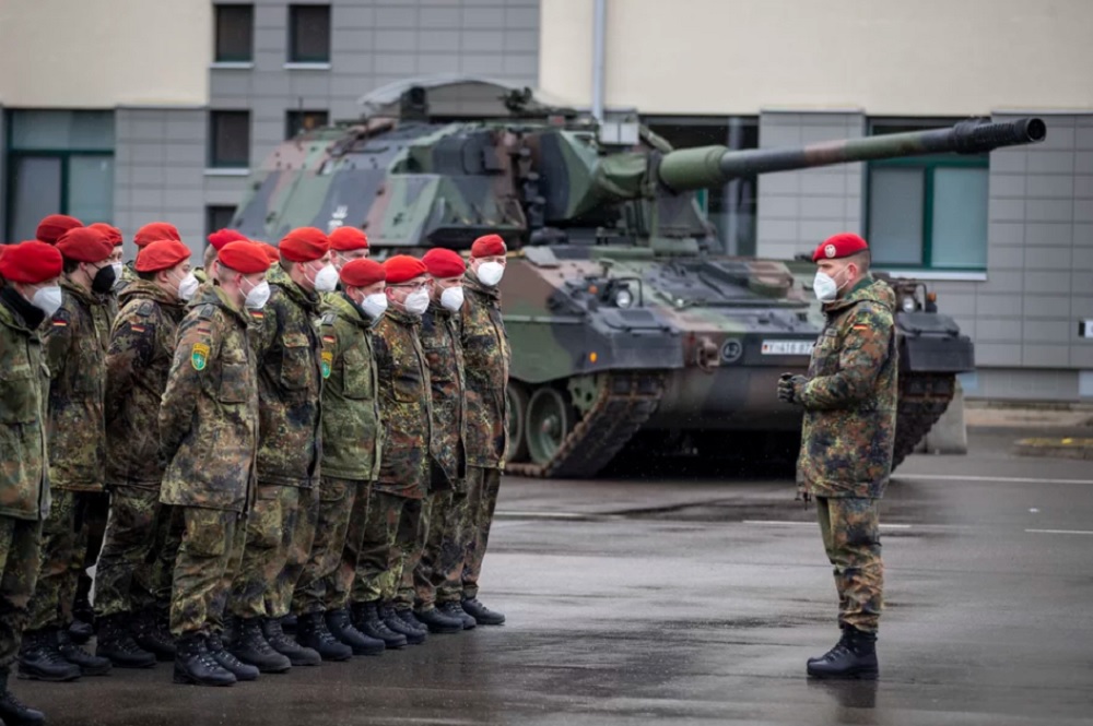 Vokietijos ambasadorius: brigada nebus Lietuvoje tik porą metų, todėl norime, kad kariai jaustųsi kaip namie