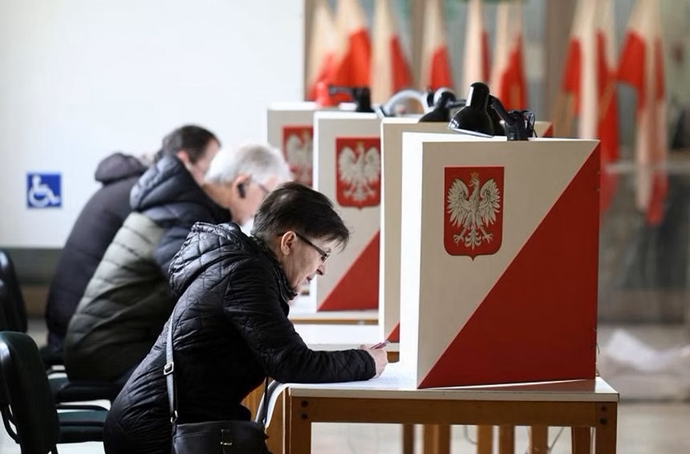 Lenkijoje vietos valdžios rinkimus laimi opozicinė Teisės ir teisingumo partija