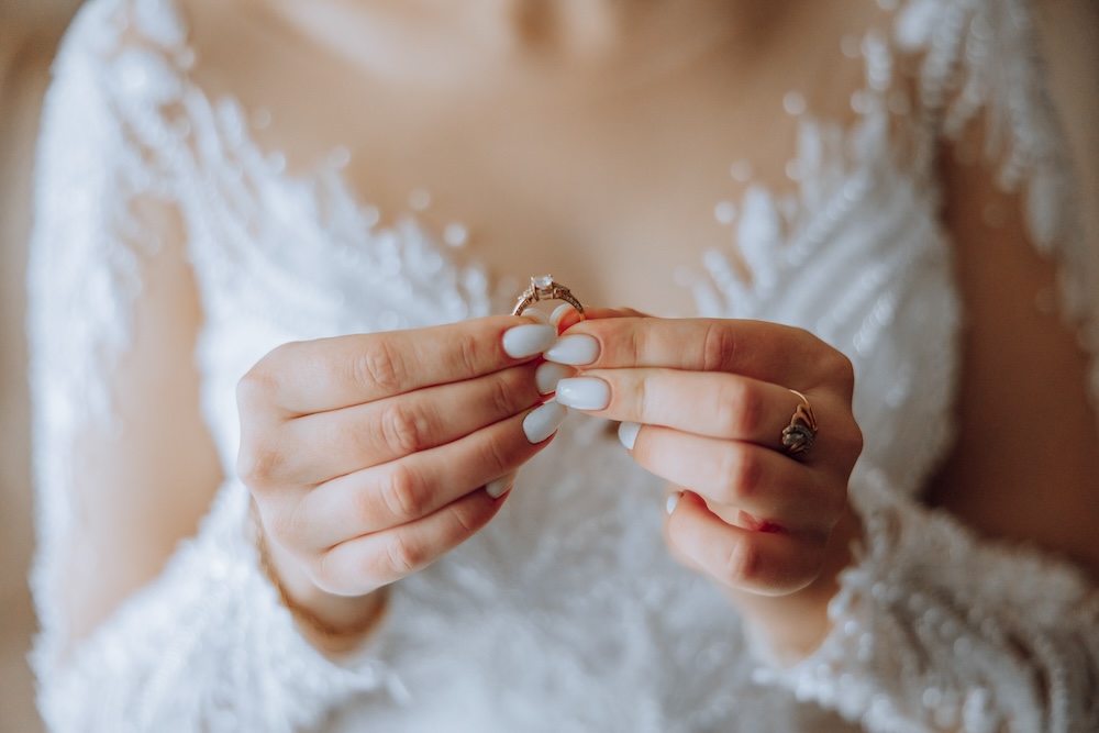 Kokie vestuvinių žiedų akmenys populiariausi?