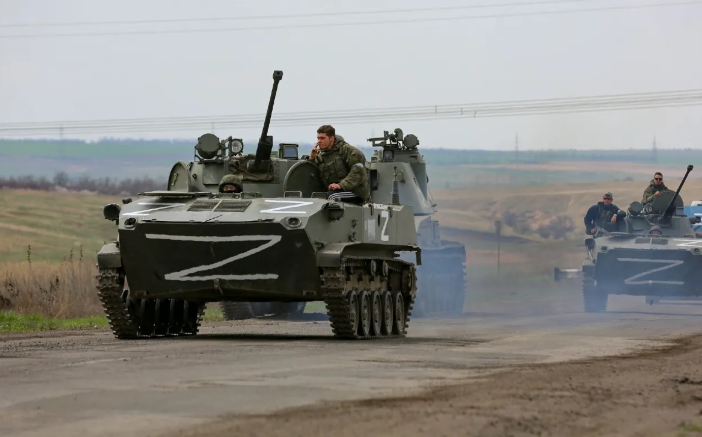 Rusija prie sienos su Ukraina planuoja dislokuoti dar 300 tūkst. kareivių
