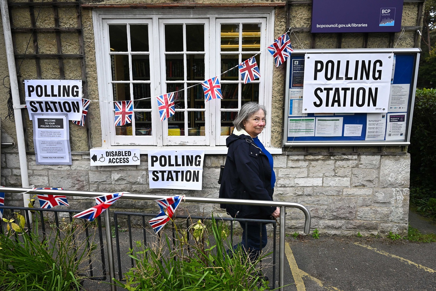 Britai renka parlamentą: istorinė pergalė prognozuojama leiboristams