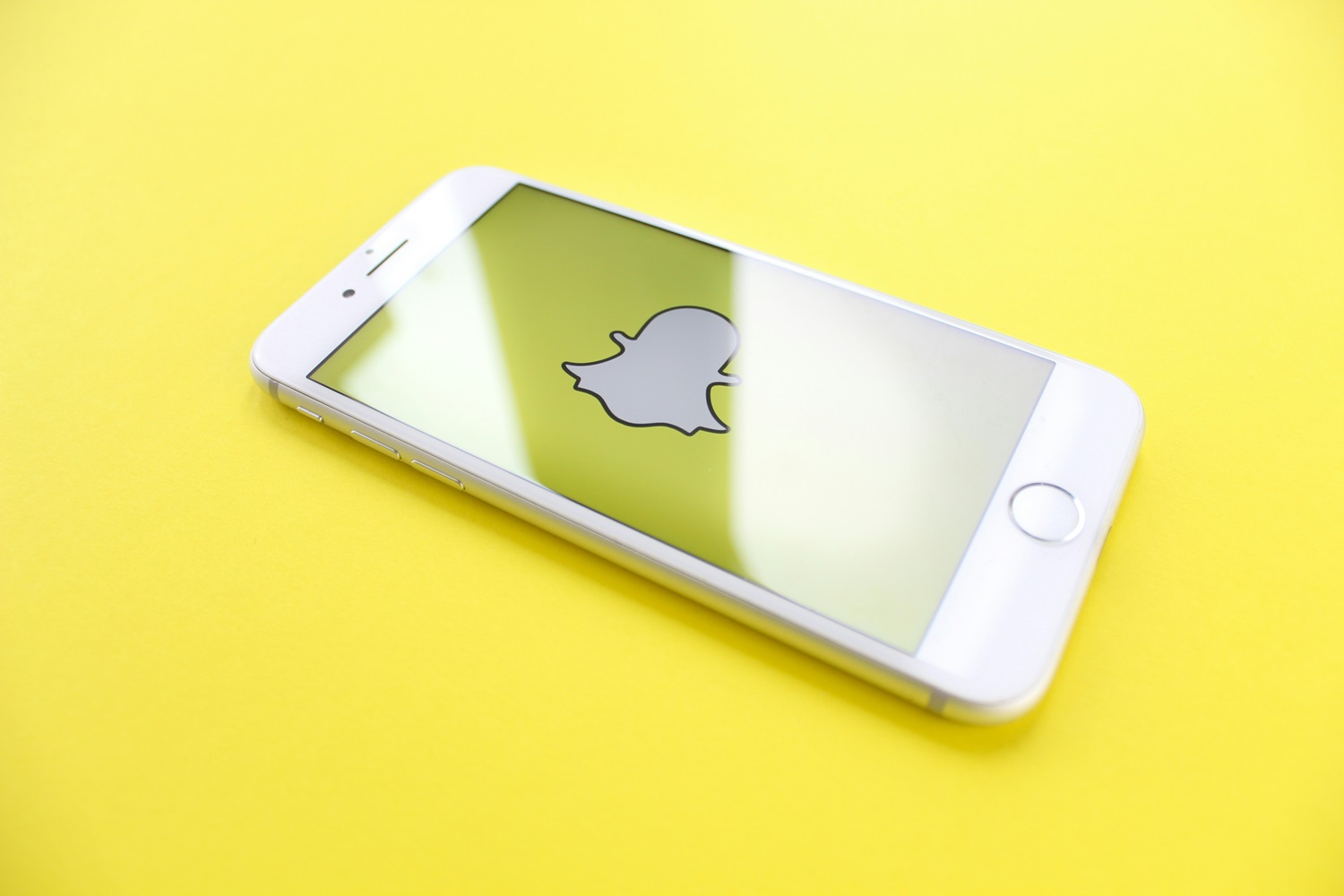 „Snapchat“ – vaikų mėgstamas socialinis tinklas. Ar jis saugus?