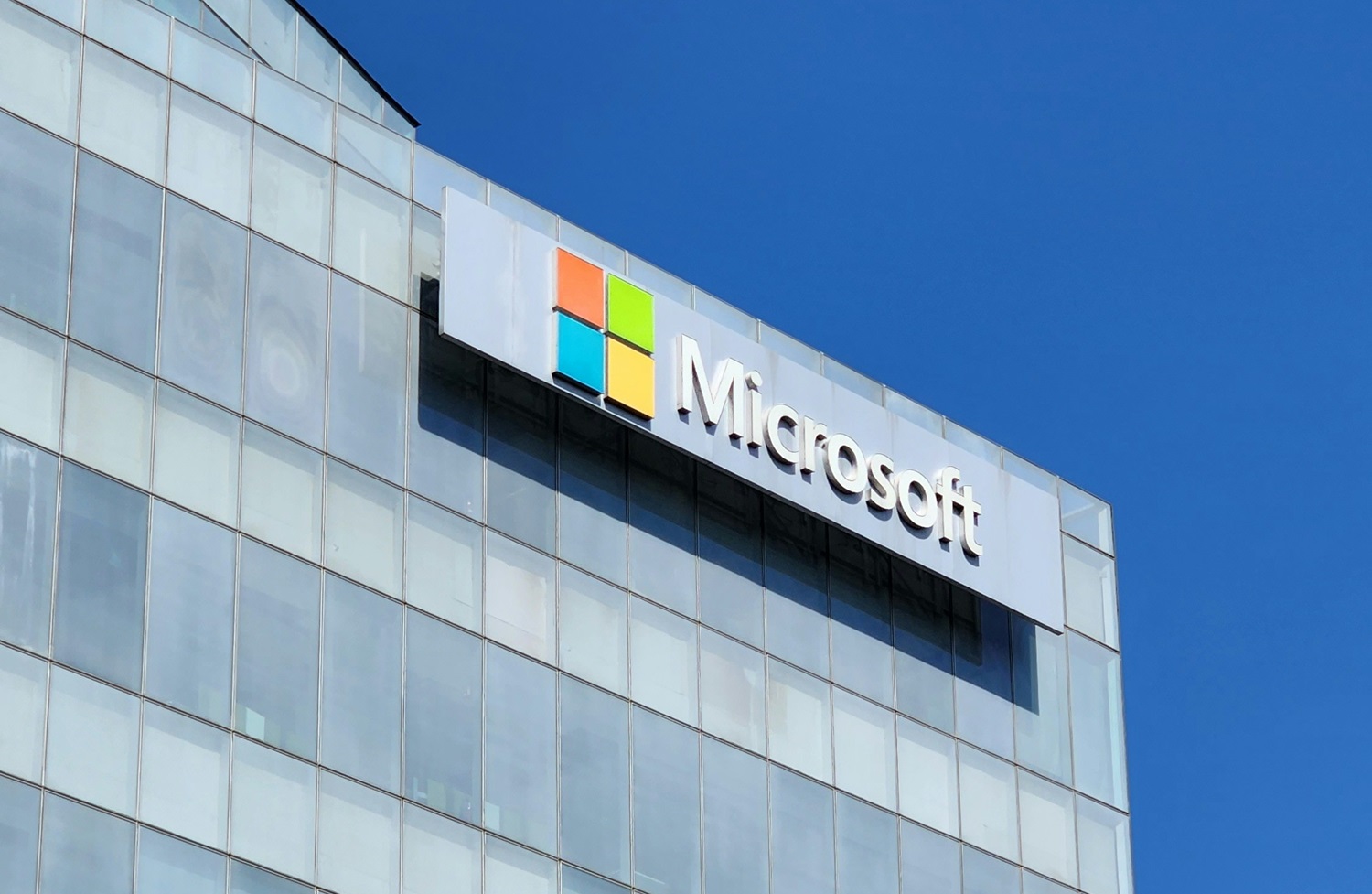 Svajonių atlyginimas: „Microsoft“ vadovas 2024-aisiais susižėrė beveik 80 mln. dolerių